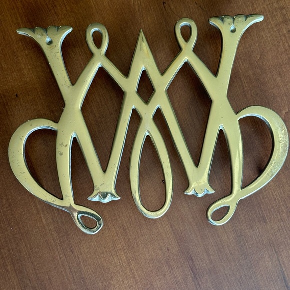Vintage Williams & Mary Brass Trivet - Picture 2 of 9